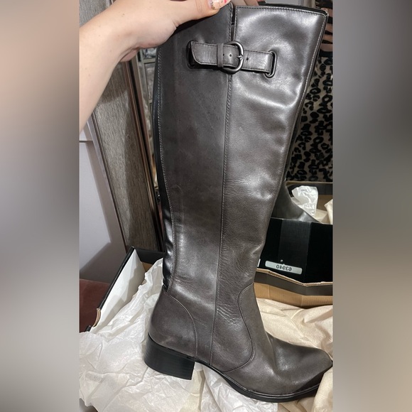 Born crown boots size 10 Roxie Grey Grafite Veg. New in box. - Picture 4 of 5